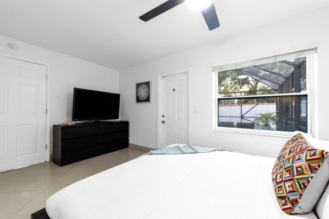 Private Heated Pool Villa In Ftl Near Beach フォート・ローダーデール エクステリア 写真