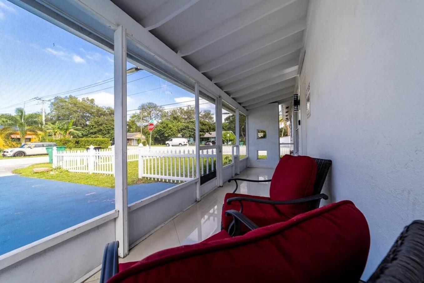 Private Heated Pool Villa In Ftl Near Beach フォート・ローダーデール エクステリア 写真