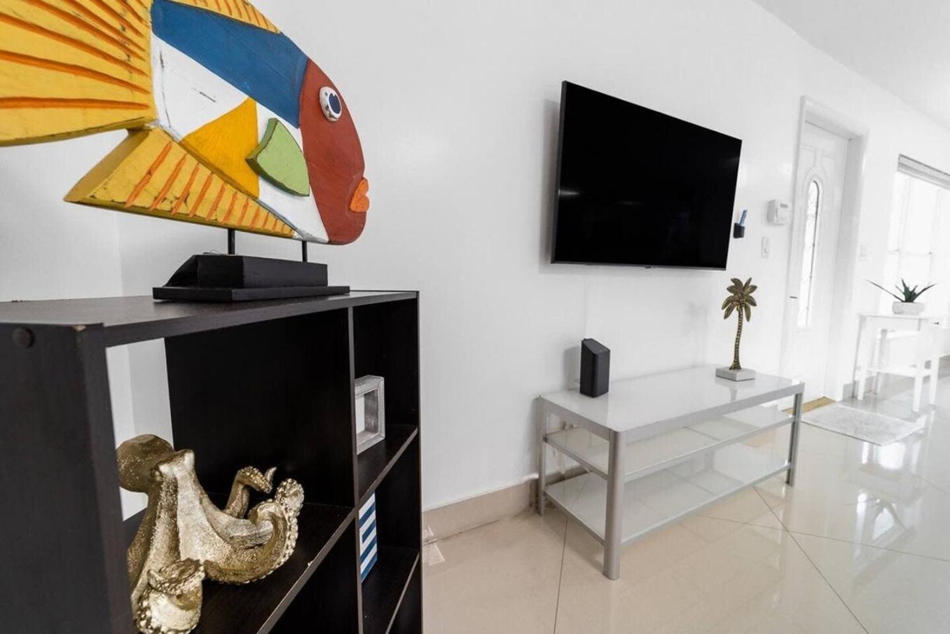 Private Heated Pool Villa In Ftl Near Beach フォート・ローダーデール エクステリア 写真